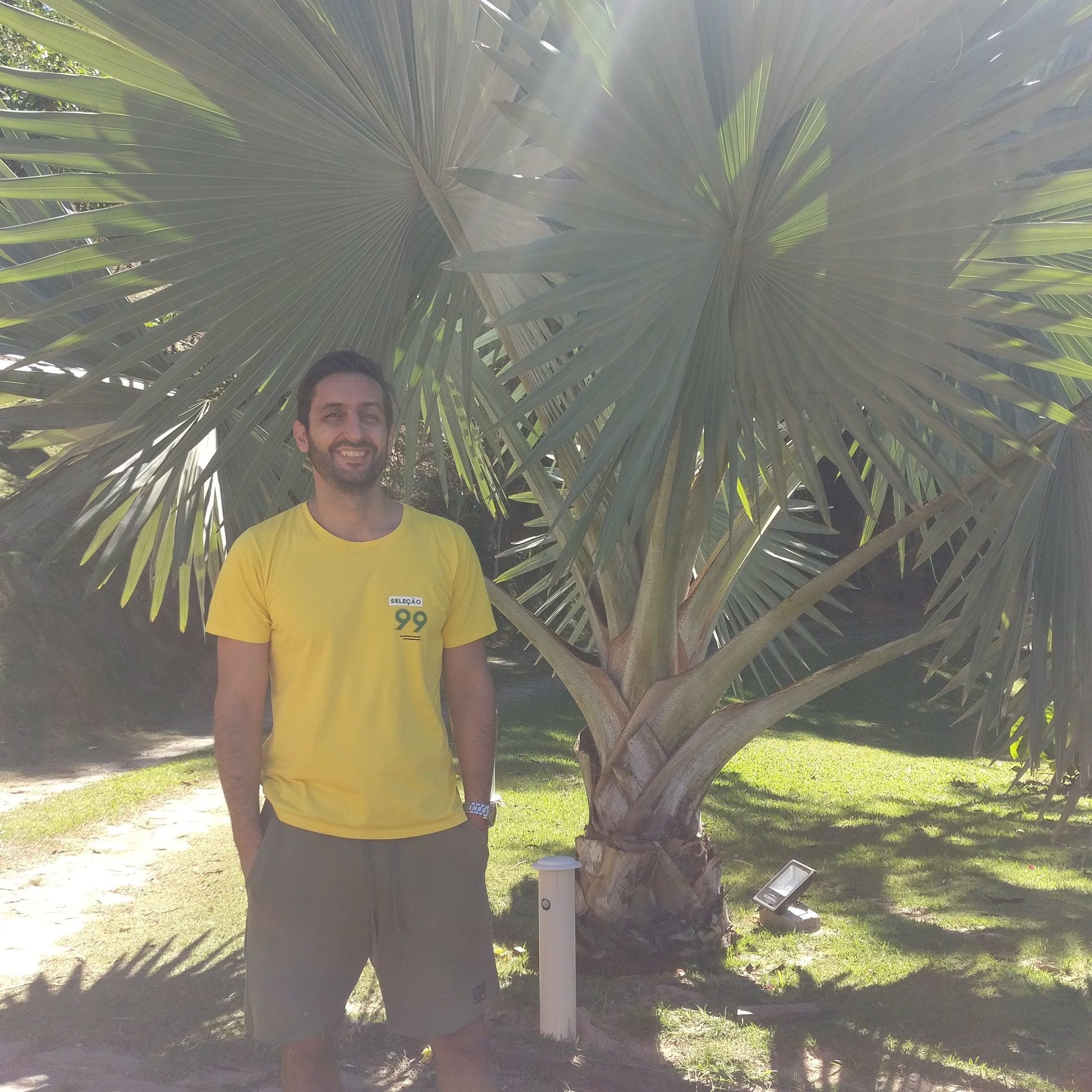 EduMais volunteer Mahan volunteering teaching English in the favalas in Rio de Janeiro